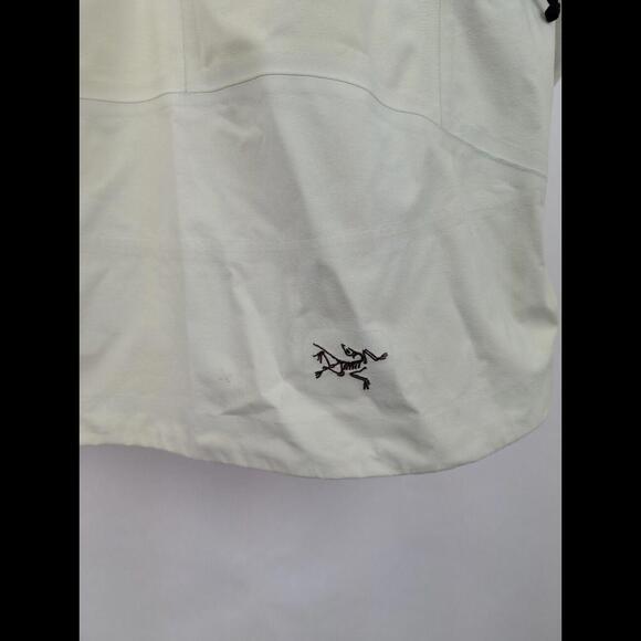 [SOLD] ARC'TERYX 2010 Womens US M SCARABEE Recco Ski Jacket Shell White Tea GTX - Picture 12 of 15